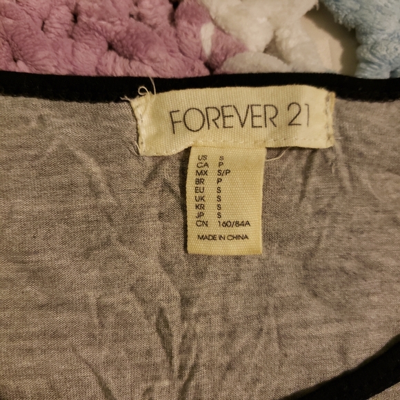 🖤 3/$15 Raglan top - Picture 3 of 4